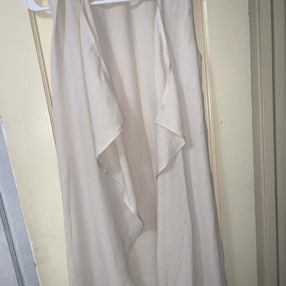 Long sleeveless flowy coverup